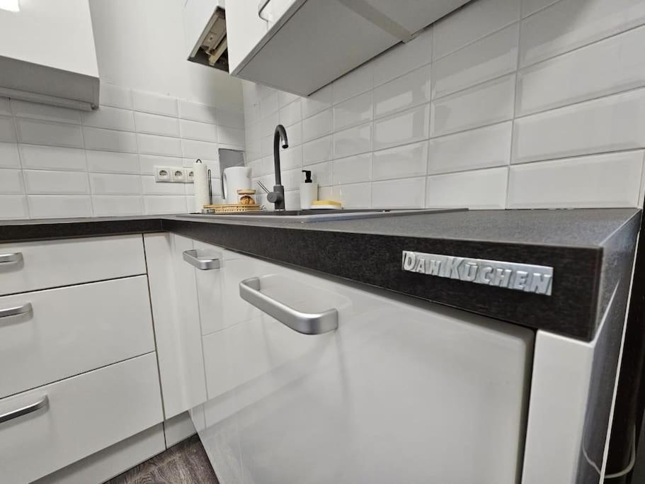 Affordable Suite In Vienna'S Hotpoint Kültér fotó