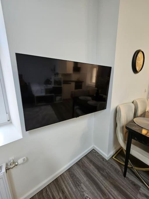 Affordable Suite In Vienna'S Hotpoint Kültér fotó