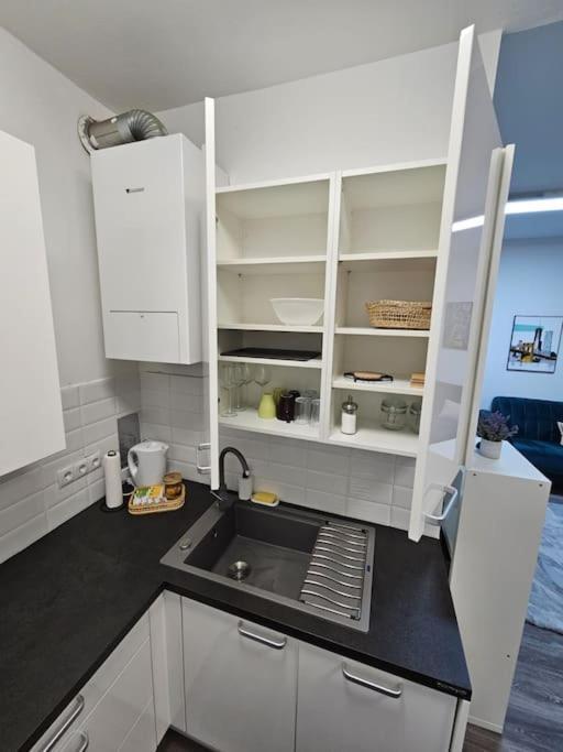 Affordable Suite In Vienna'S Hotpoint Kültér fotó