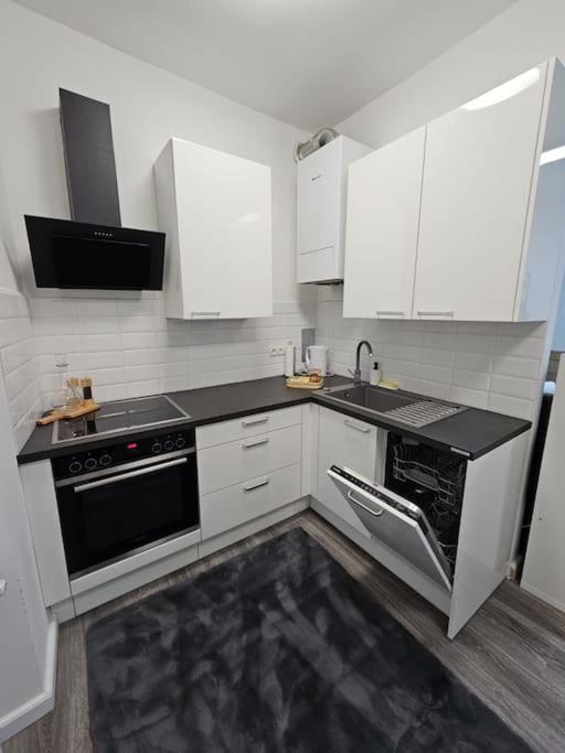 Affordable Suite In Vienna'S Hotpoint Kültér fotó