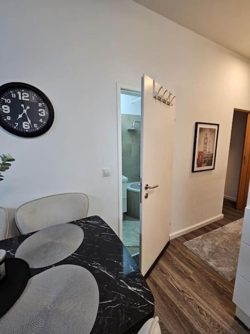Affordable Suite In Vienna'S Hotpoint Kültér fotó